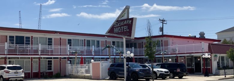 Skylark Resort Motel